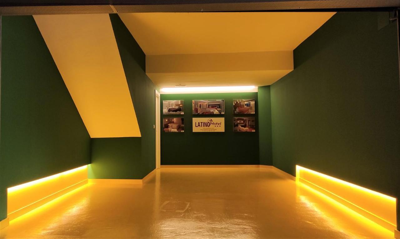 Motel Latino Льянера Экстерьер фото