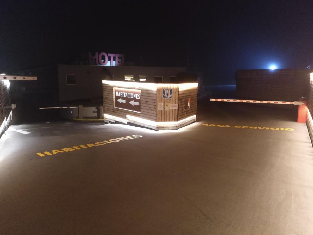 Motel Latino Льянера Экстерьер фото