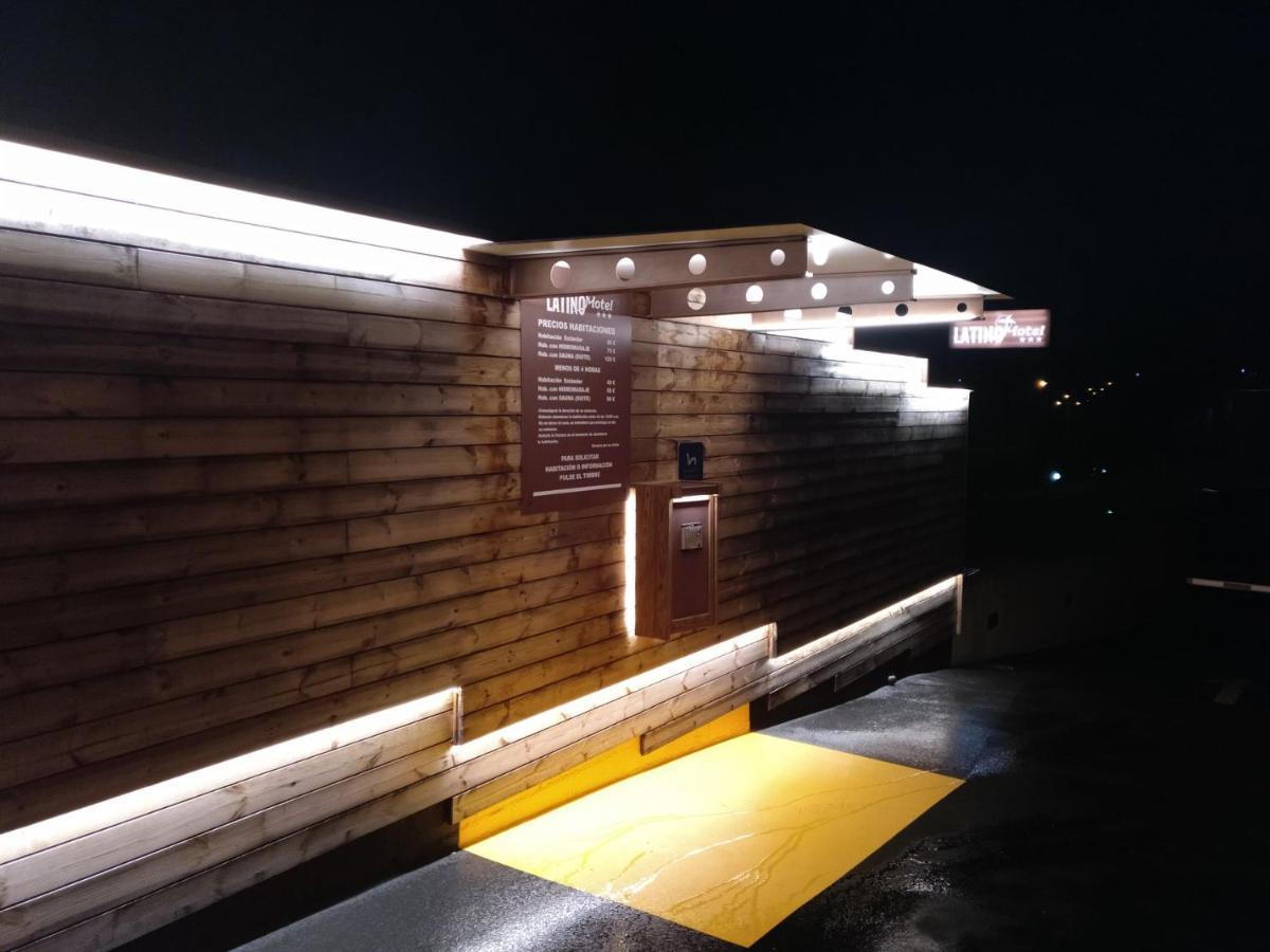 Motel Latino Льянера Экстерьер фото